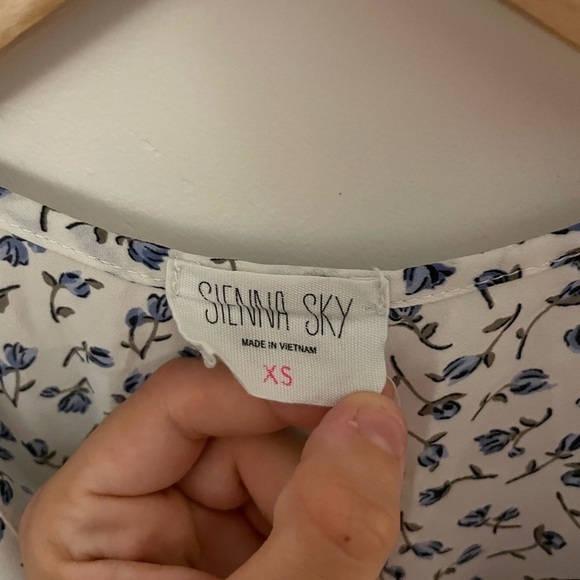 Sienna Sky Floral Peplum V-Neck Button Top - Picture 3 of 4